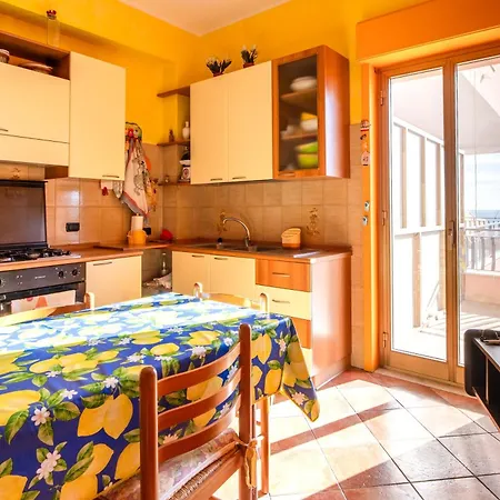 Goodmorning Apartmán Santa Teresa Di Riva